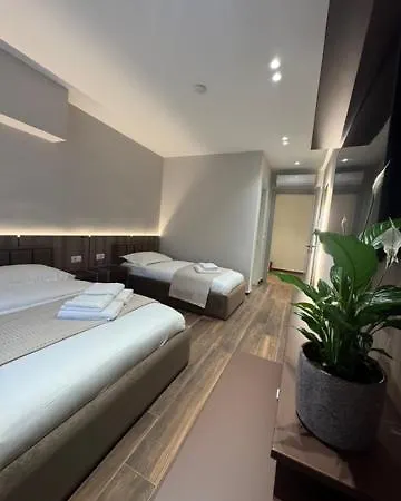 Elios Near Centre * 地拉那
