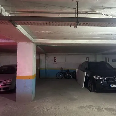 Elios Near Centre * 地拉那